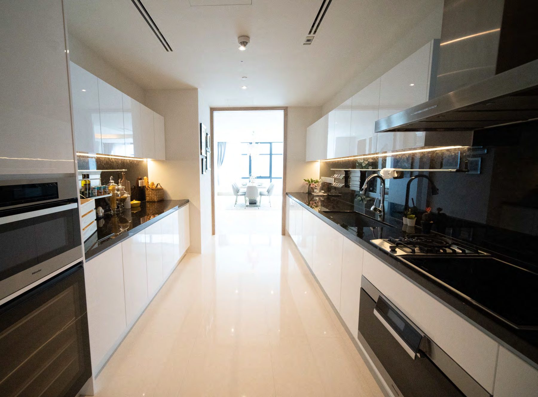 Kitchen (showflat)
