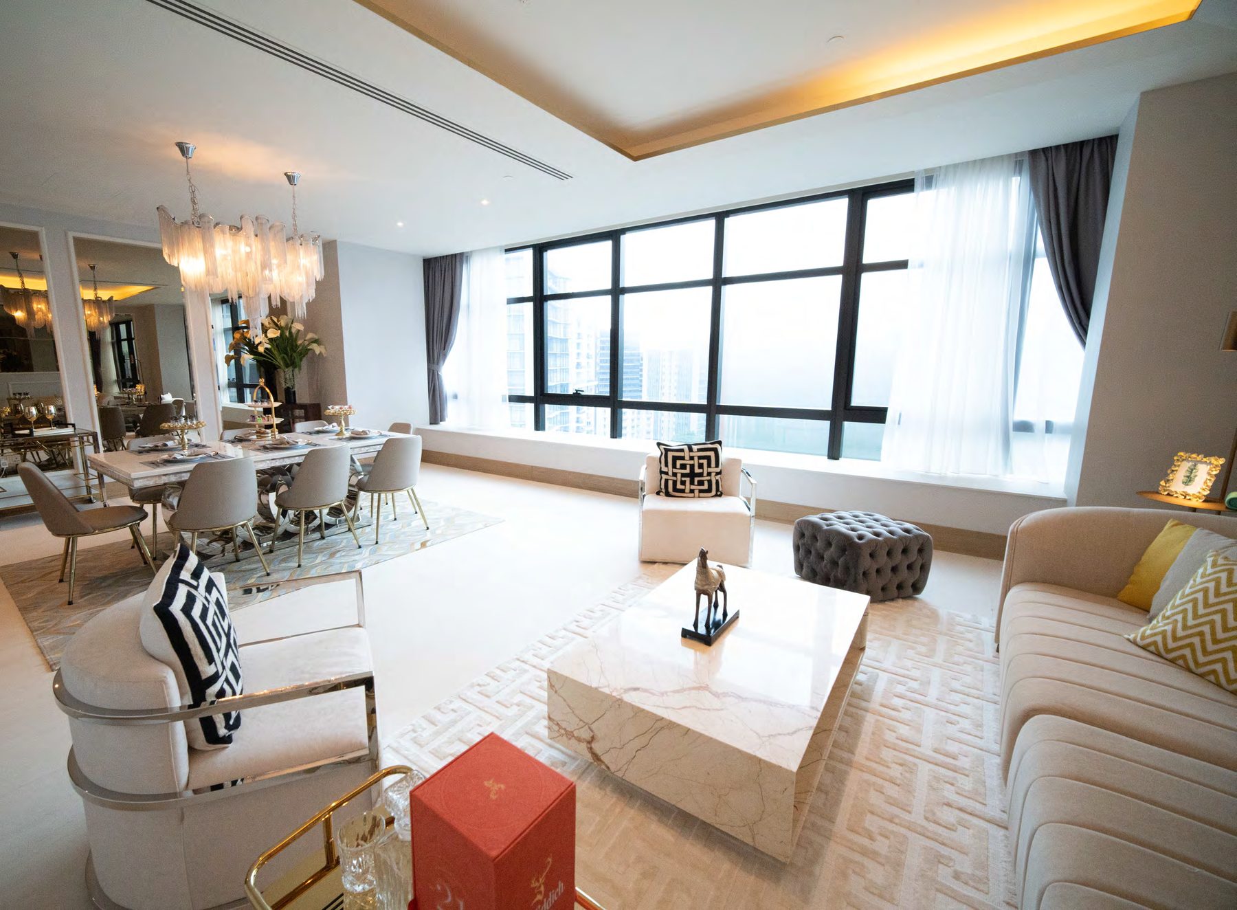 Living and dining area (showflat)